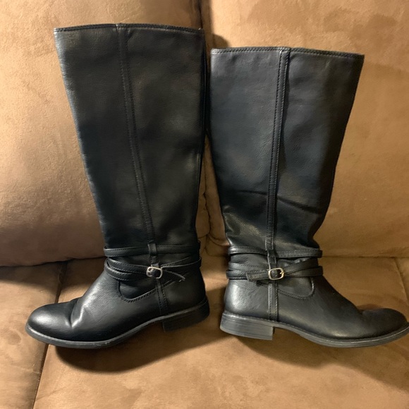 Shoes - Ladies black boots from Kohl's.  Size 8.